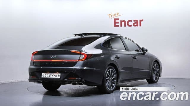 Hyundai Sonata 2019 — Фото 1/20