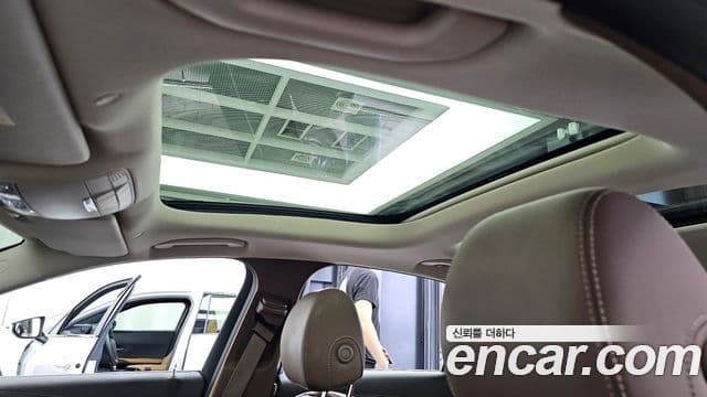 Mercedes-Benz E-Class 2019 — Şəkil 19/20