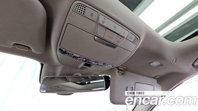 Mercedes-Benz E-Class 2019 — Photo 14/35