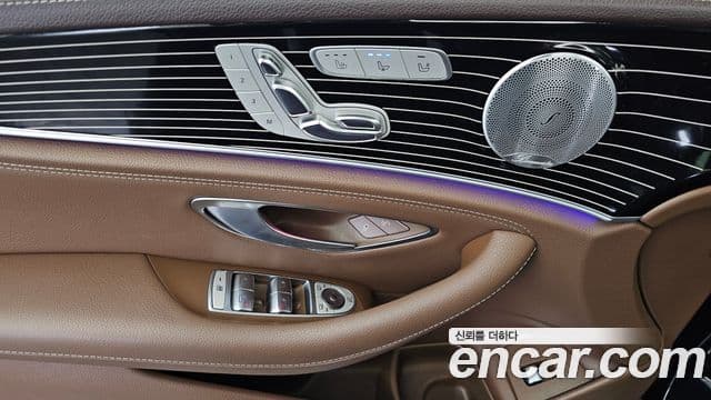 Mercedes-Benz E-Class 2019 — Photo 30/35