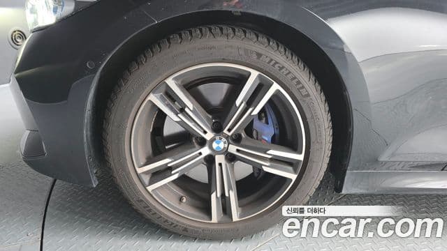 BMW 3 Series 2024 — Photo 27/35