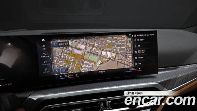 BMW 3 Series 2024 — Photo 12/35