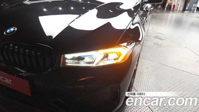 BMW 3 Series 2024 — Photo 25/35