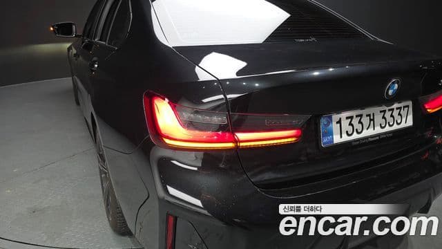 BMW 3 Series 2024 — Photo 18/35