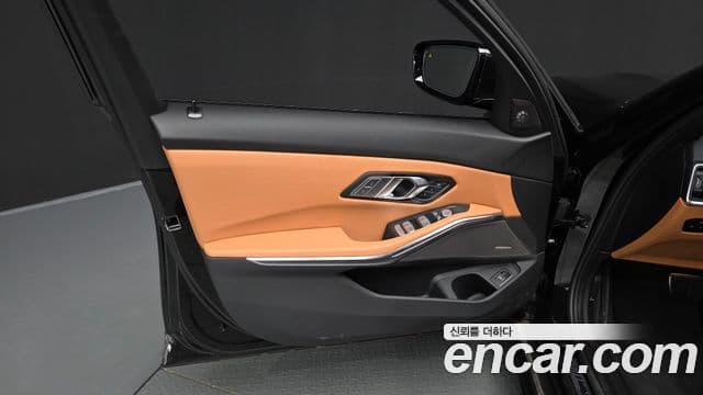 BMW 3 Series 2024 — Photo 15/35