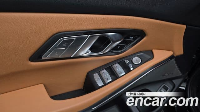 BMW 3 Series 2024 — Photo 22/35