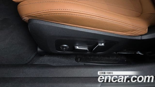 BMW 3 Series 2024 — Photo 1/35