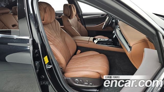 Genesis G80 2022 — Photo 14/31