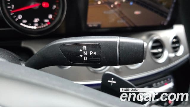 Mercedes-Benz E-Class 2018 — ფოტო 9/20