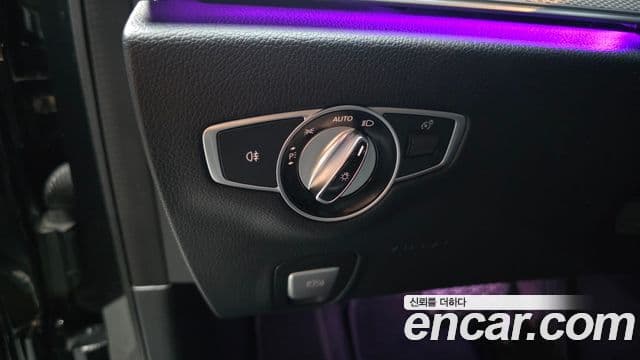 Mercedes-Benz E-Class 2018 — ფოტო 19/20