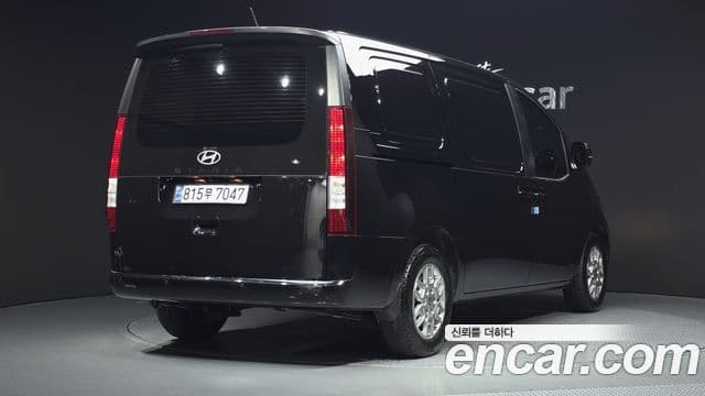 Hyundai Staria 2025 — ფოტო 2/20