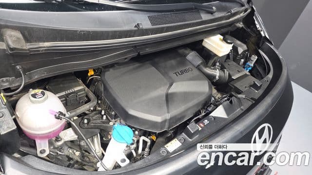 Hyundai Staria 2025 — ფოტო 6/20