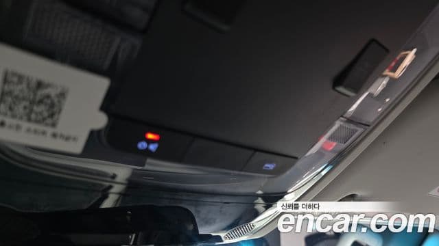 Hyundai Staria 2025 — Photo 23/28