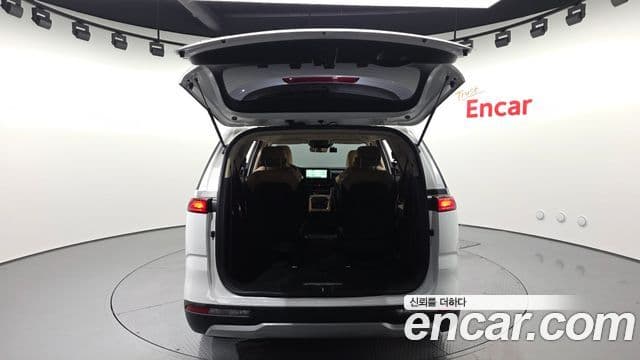 Kia Carnival 2022 — Фото 20/20