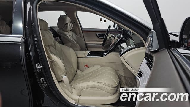 Mercedes-Benz S-Class 2023 — Photo 9/38
