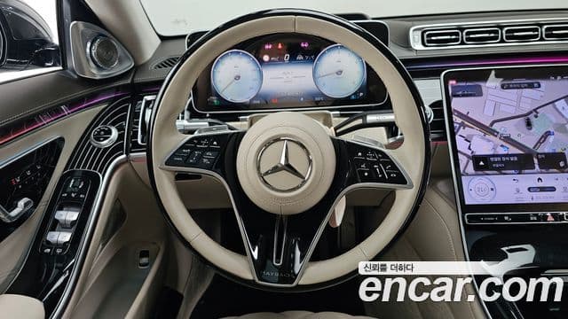 Mercedes-Benz S-Class 2023 — Photo 35/38