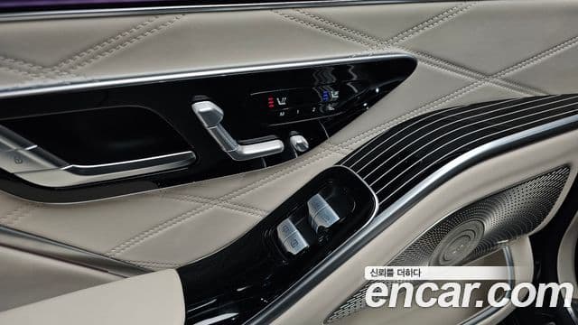 Mercedes-Benz S-Class 2023 — Photo 27/38