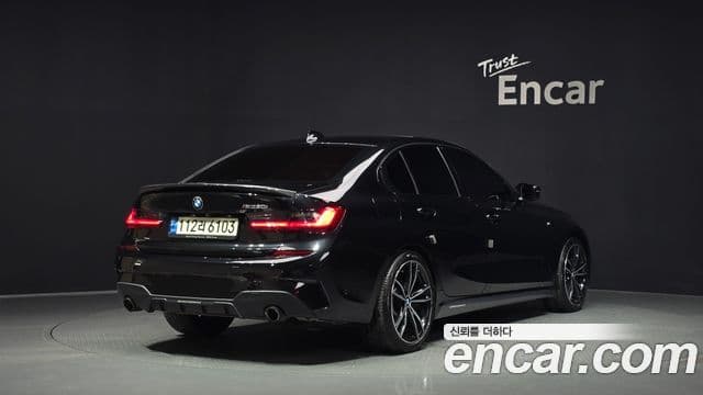 BMW 3 Series 2019 — ფოტო 2/20