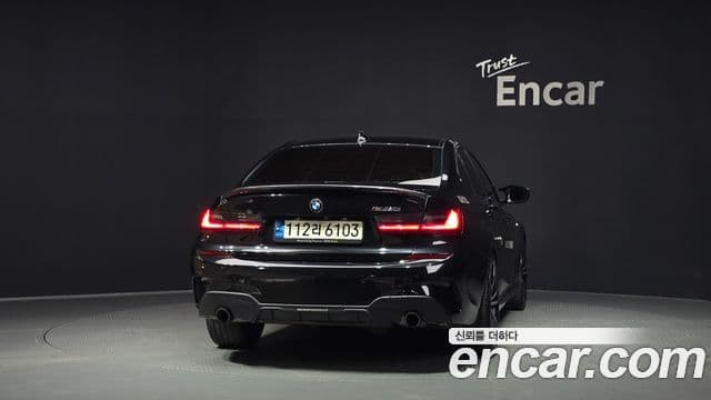 BMW 3 Series 2019 — ფოტო 4/20