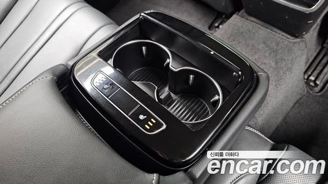 Genesis Electrified G80 2023 — фото 19 из 20