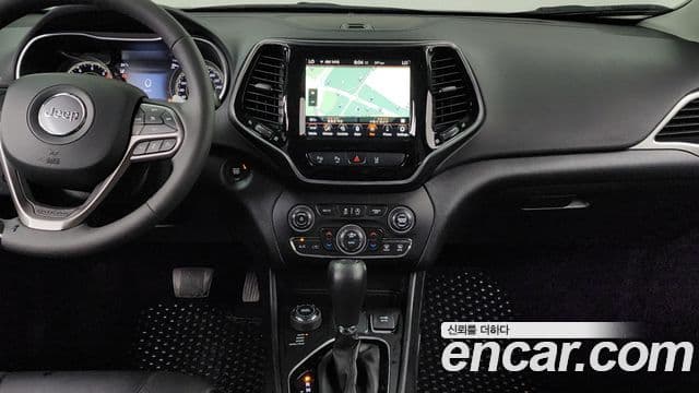 Jeep Cherokee 2022 — фото 14 из 20