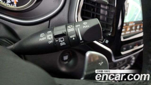 Jeep Cherokee 2022 — Şəkil 32/36