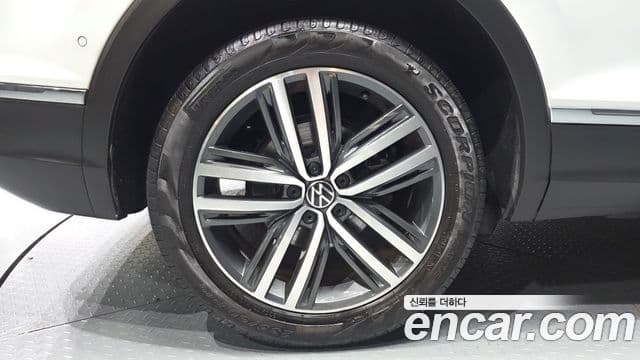 Volkswagen Tiguan 2023 — Photo 18/20