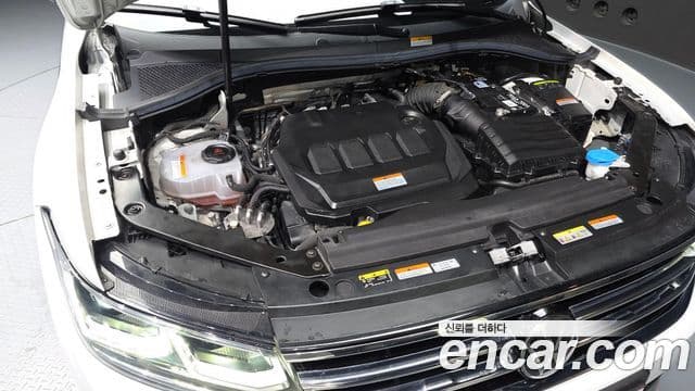Volkswagen Tiguan 2023 — Photo 8/20