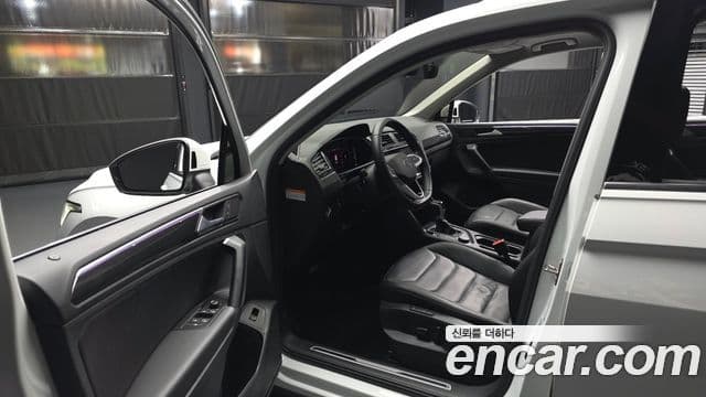 Volkswagen Tiguan 2023 — Photo 9/20