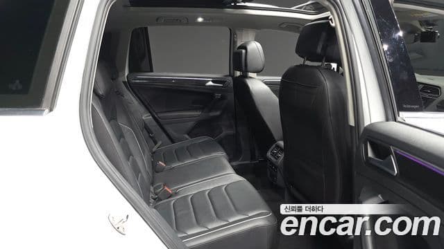 Volkswagen Tiguan 2023 — Photo 16/20