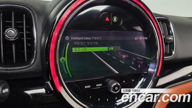 Mini Cooper Countryman 2021 — ფოტო 17/20