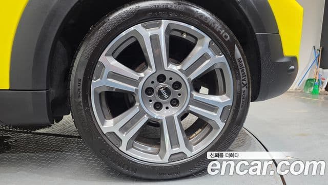 Mini Cooper Countryman 2021 — Photo 24/33