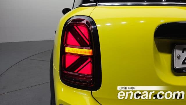 Mini Cooper Countryman 2021 — Photo 2/33