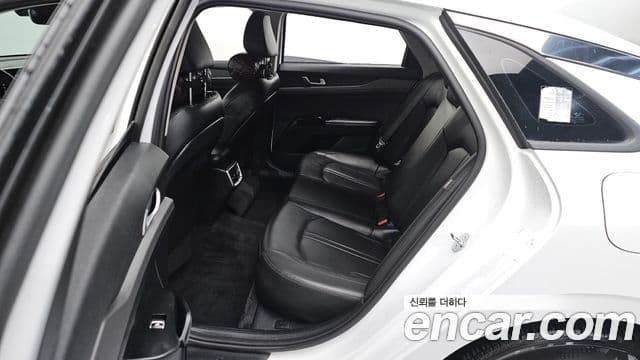 Kia K5 2023 — ფოტო 11/20