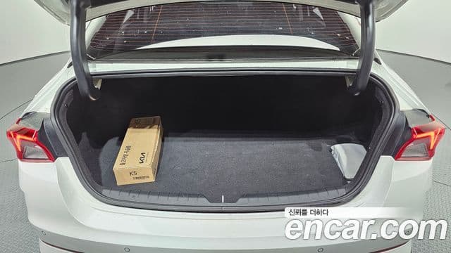 Kia K5 2023 — фото 16 из 20