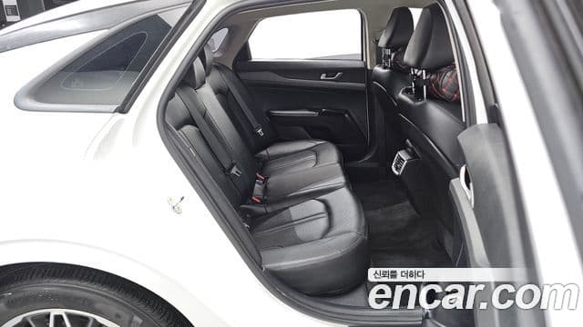 Kia K5 2023 — фото 17 из 20