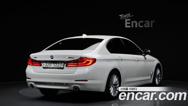 BMW 5 Series 2019 — Фото 2/20