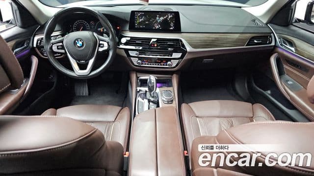 BMW 5 Series 2019 — Фото 7/20