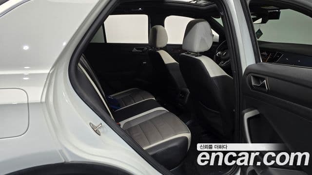 Volkswagen T-Roc 2021 — Şəkil 11/20