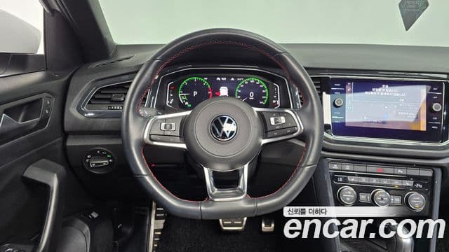 Volkswagen T-Roc 2021 — Şəkil 12/20