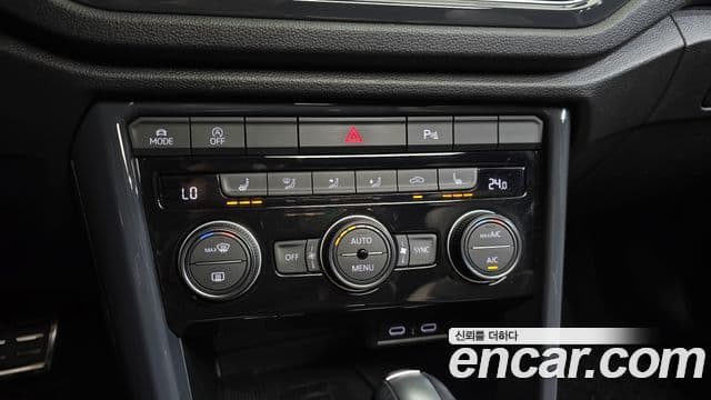 Volkswagen T-Roc 2021 — Şəkil 17/20