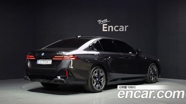 BMW 5 Series 2025 — Photo 30/34