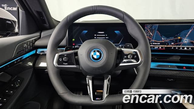 BMW 5 Series 2025 — Photo 26/34