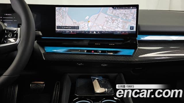 BMW 5 Series 2025 — Photo 20/34