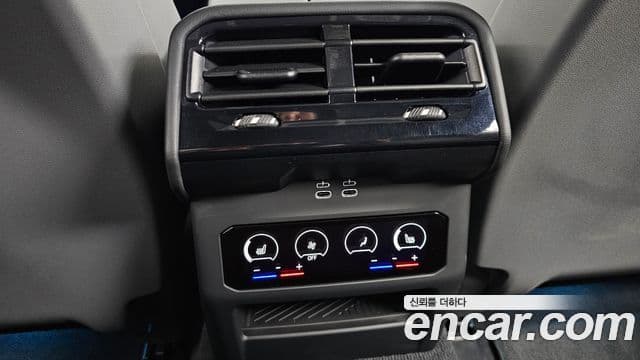 BMW 5 Series 2025 — Photo 31/34