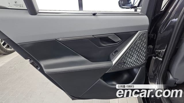 BMW 5 Series 2025 — Photo 19/34