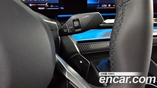 BMW 5 Series 2025 — Photo 28/34