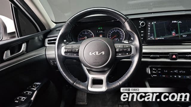 Kia K5 2022 — ფოტო 12/20