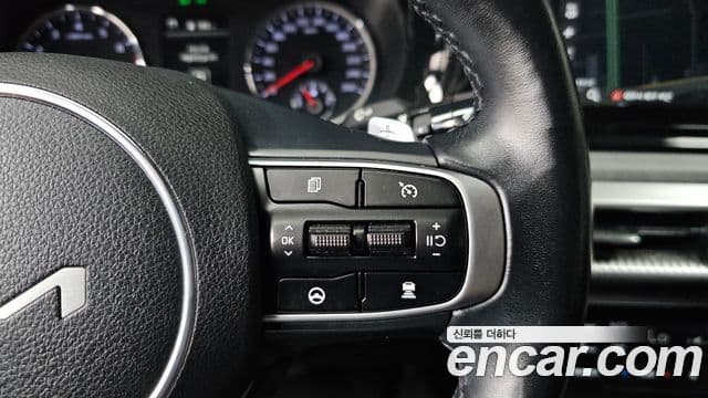 Kia K5 2022 — ფოტო 15/20