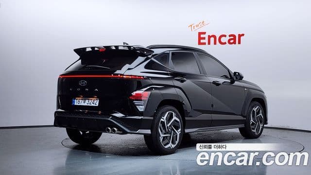 Hyundai Kona 2023 — фото 2 из 20